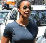 fille sans soutien gorge